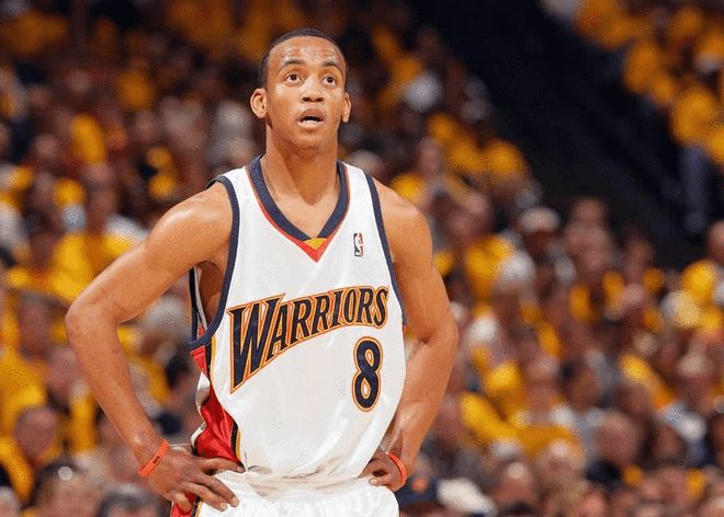 中锋争夺战 中锋争夺战