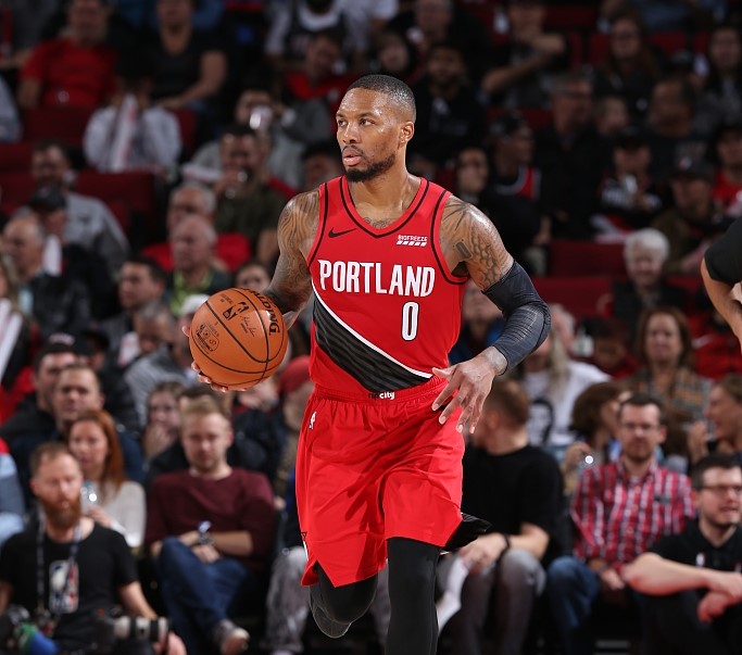 比的战术执 比的战术执